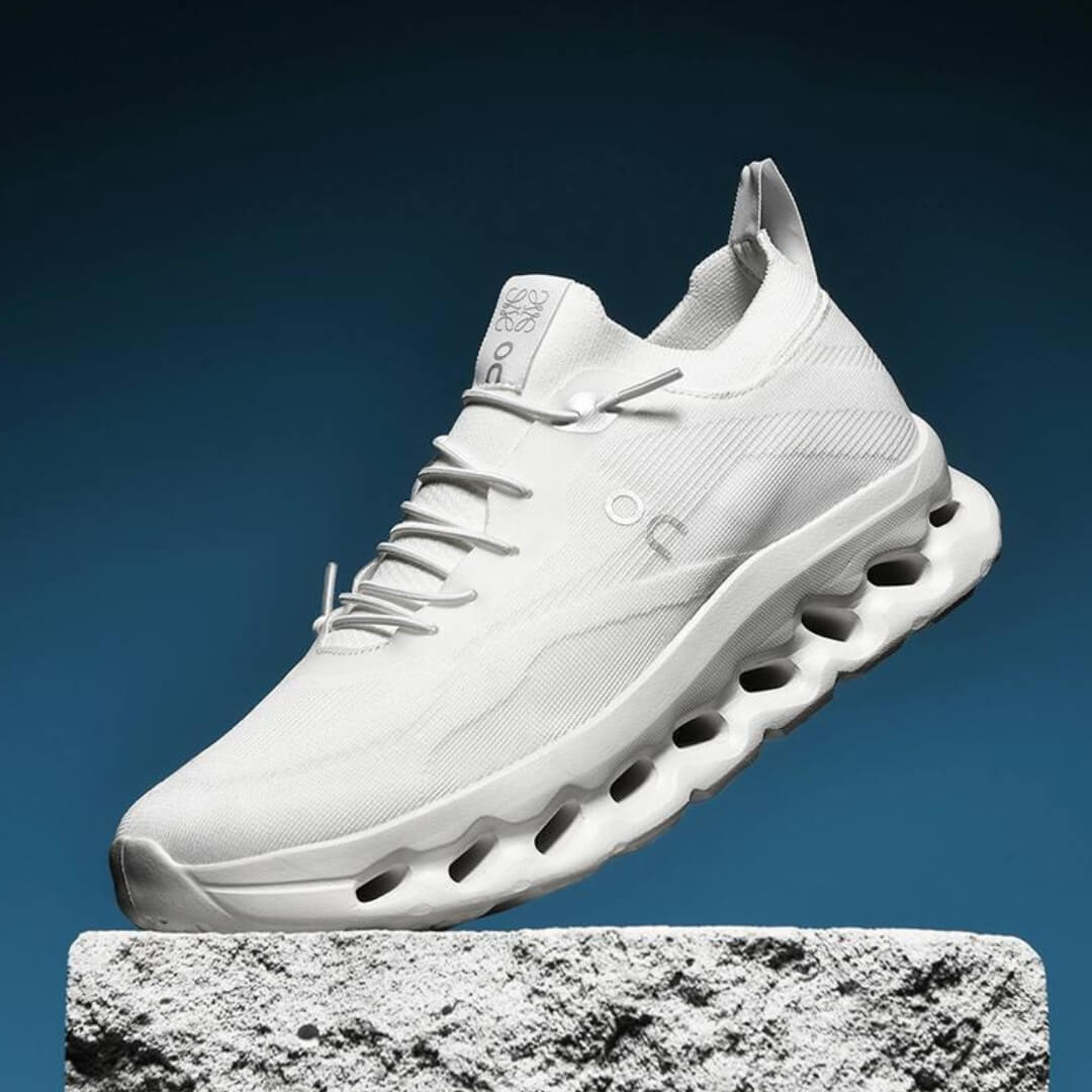 ON Cloudtilt Surge Sneakers