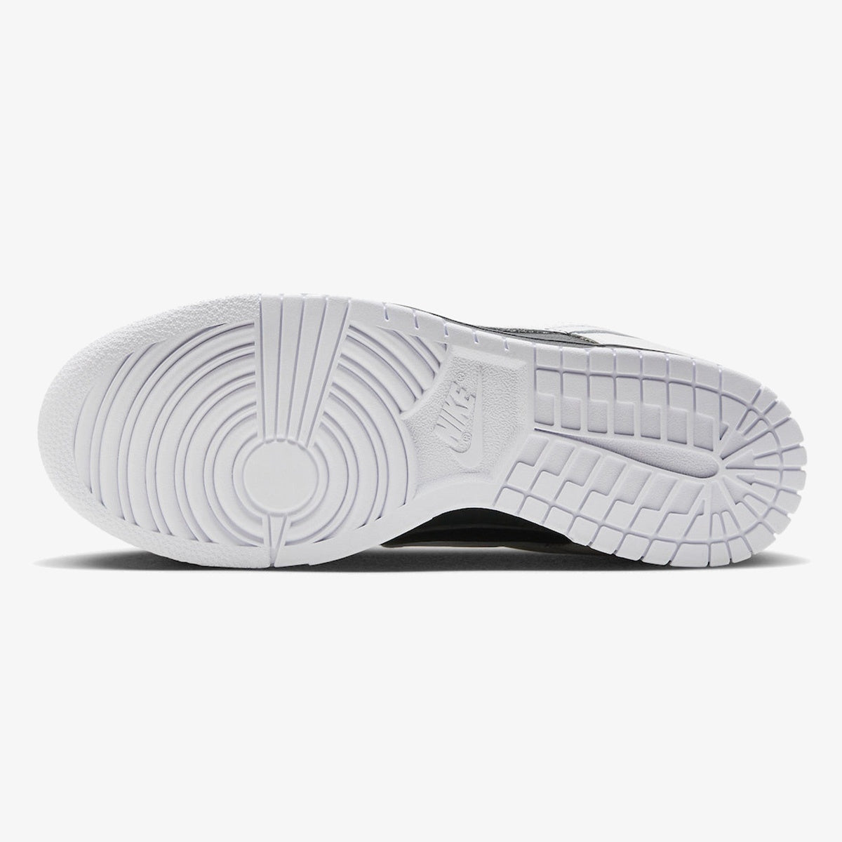 Nike Dunk Low ‘Reverse Panda’