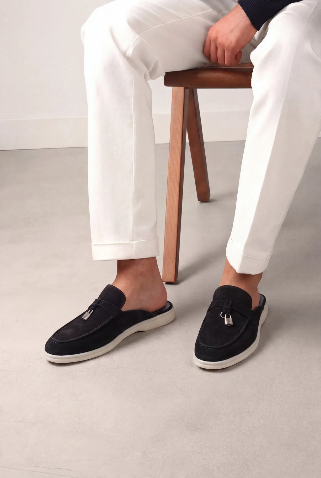 Suède Black Explorer Mule