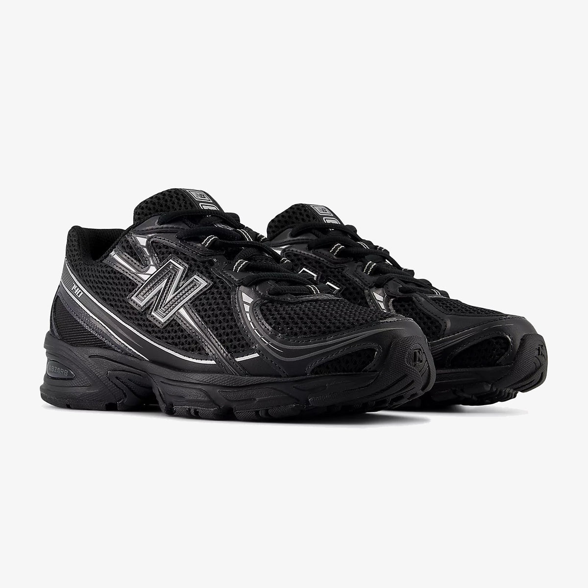 740v2 black silver metallic - Side product view